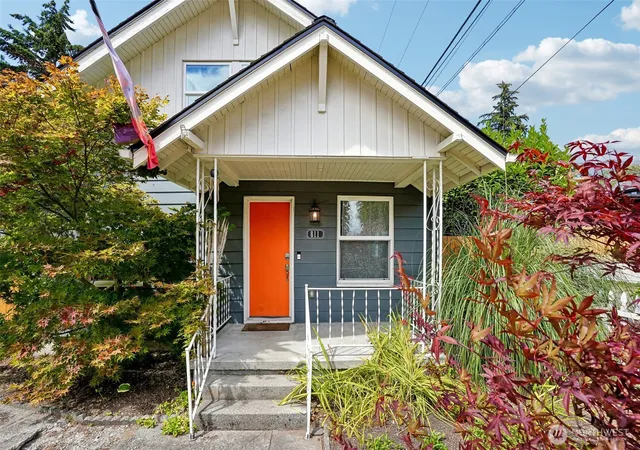Photo 3 of Single family home for sale at 811 S 88th Street, Tacoma, WA 98444 | MLS# NWM2568440 | Listing updated on 2026-09-23
