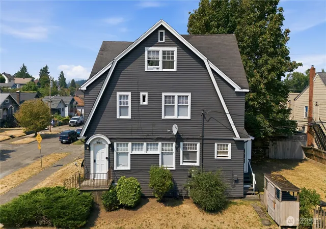 Photo 2 of Sale Pending at 801 Veneta Ave, Bremerton, WA 98337 | MLS# NWM2568462 | Listing updated on 2026-09-25