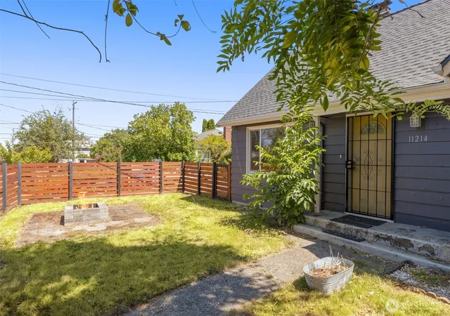 Photo 3 of Sale Pending at 11214 Cornell Ave S, Seattle, WA 98178 | MLS# NWM2568477 | Listing updated on 2026-09-15