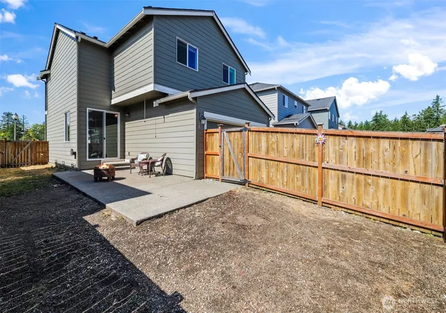 Photo 3 of Sale Pending at 238 Elderberry St, Shelton, WA 98584 | MLS# NWM2568506 | Listing updated on 2026-09-23