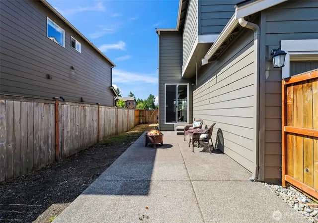 Photo 4 of Sale Pending at 238 Elderberry St, Shelton, WA 98584 | MLS# NWM2568506 | Listing updated on 2026-09-23