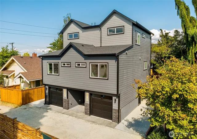 Photo 2 of Townhouse for sale at 2216 N Proctor St #C, Tacoma, WA 98406 | MLS# NWM2568613 | Listing updated on 2026-09-26