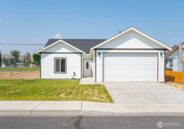 Photo 1 of Single family home for sale at 248 Se Pioneer Ave, Ephrata, WA 98823 | MLS# NWM2568698 | Listing updated on 2026-09-23