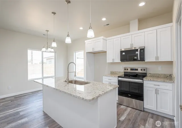 Photo 3 of Single family home for sale at 248 Se Pioneer Ave, Ephrata, WA 98823 | MLS# NWM2568698 | Listing updated on 2026-09-23