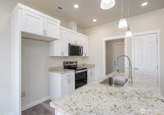 Photo 3 of Single family home for sale at 248 SE Pioneer Ave, Ephrata, WA 98823 | MLS# NWM2568698 | Listing updated on 2026-09-23