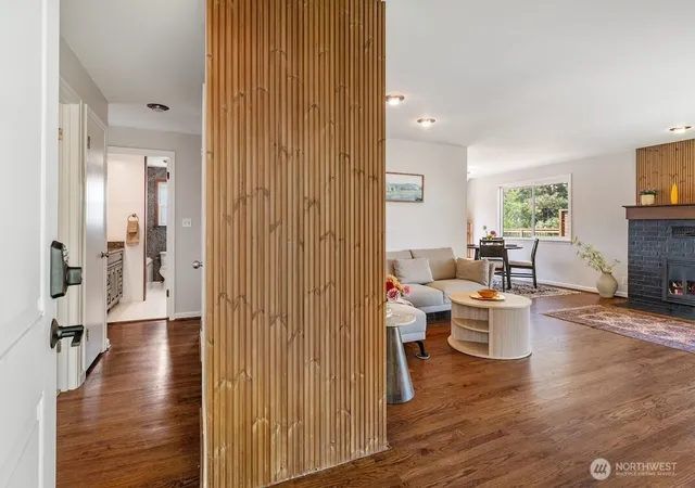 Photo 4 of Single family home for sale at 4831 S Holly St, Seattle, WA 98118 | MLS# NWM2568703 | Listing updated on 2026-09-23