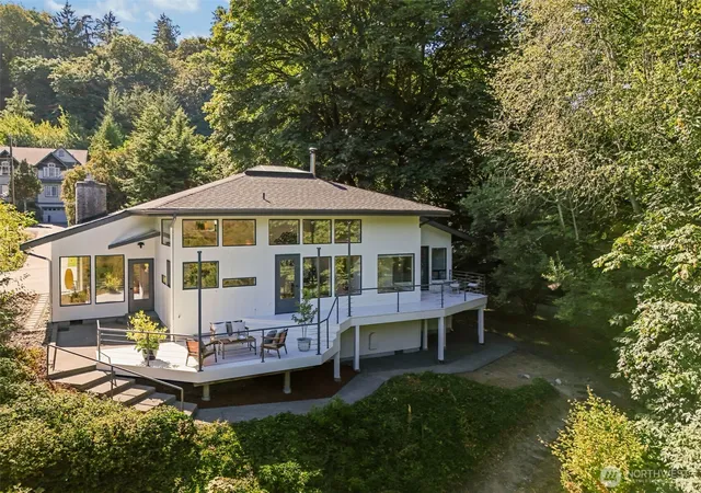 Photo 1 of Single family home for sale at 26530 Lake Fenwick Rd S, Kent, WA 98032 | MLS# NWM2568719 | Listing updated on 2026-10-09
