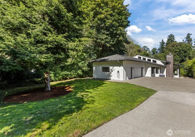 Photo 2 of Single family home for sale at 26530 Lake Fenwick Rd S, Kent, WA 98032 | MLS# NWM2568719 | Listing updated on 2026-09-28