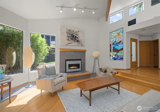 Photo 3 of Single family home for sale at 26530 Lake Fenwick Rd S, Kent, WA 98032 | MLS# NWM2568719 | Listing updated on 2026-10-09