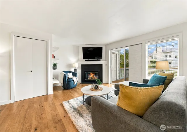 Photo 3 of Townhouse for sale at 5508 S 236th Place #8-4, Kent, WA 98032 | MLS# NWM2568737 | Listing updated on 2026-09-30