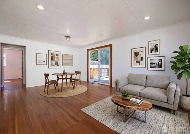 Photo 2 of Single family home for sale at 1510 E Sunset Dr, Bellingham, WA 98226 | MLS# NWM2568747 | Listing updated on 2026-09-30