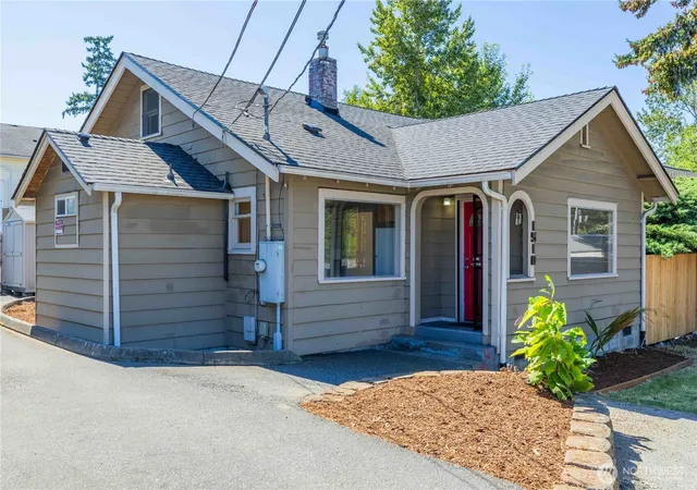 Photo 4 of Condo for sale at 1510 E Sunset Dr, Bellingham, WA 98226 | MLS# NWM2568747 | Listing updated on 2026-09-30