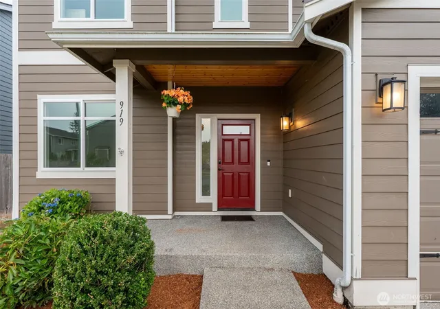 Photo 4 of Sale Pending at 919 Joan Dr, Sultan, WA 98294 | MLS# NWM2568768 | Listing updated on 2026-09-29