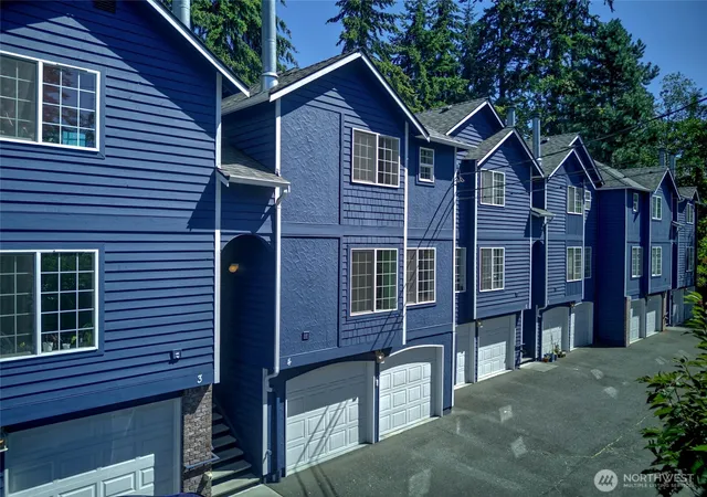 Photo 2 of Townhouse for sale at 23317 Edmonds Wy #4, Edmonds, WA 98026 | MLS# NWM2568777 | Listing updated on 2026-10-01