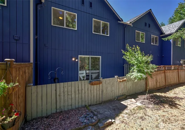 Photo 40 of Townhouse for sale at 23317 Edmonds Wy #4, Edmonds, WA 98026 | MLS# NWM2568777 | Listing updated on 2026-10-07