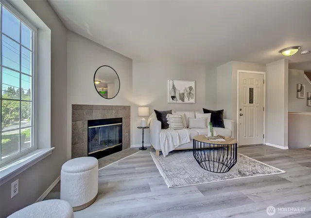 Photo 4 of Townhouse for sale at 23317 Edmonds Wy #4, Edmonds, WA 98026 | MLS# NWM2568777 | Listing updated on 2026-10-01