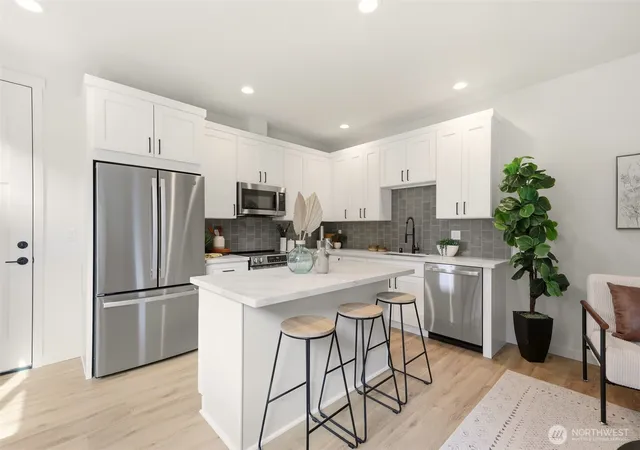 Photo 3 of Condo for sale at 1702 Rainier Ave #B, Everett, WA 98201 | MLS# NWM2568778 | Listing updated on 2026-09-23