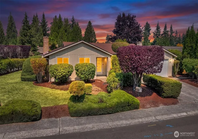 Photo 3 of Sale Pending at 14656 Se Fairwood Blvd, Renton, WA 98058 | MLS# NWM2568850 | Listing updated on 2026-09-23