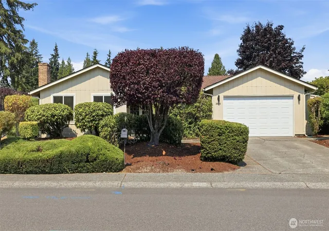 Photo 3 of Sale Pending at 14656 SE Fairwood Blvd, Renton, WA 98058 | MLS# NWM2568850 | Listing updated on 2026-09-23