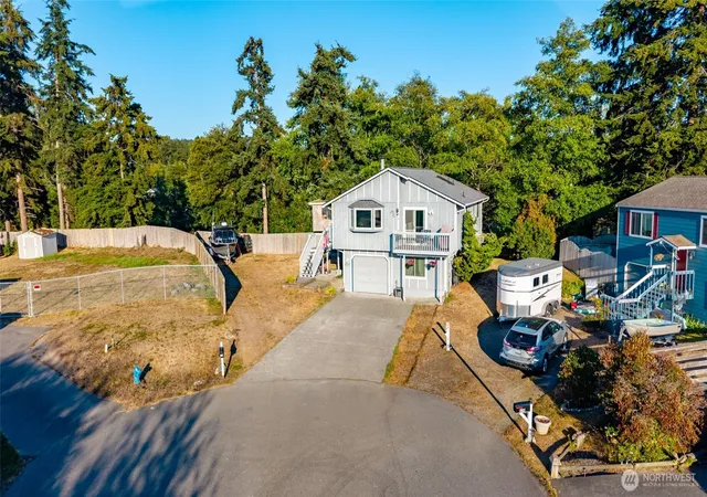 Photo 3 of Single family home for sale at 637 Cranberry Dr, Oak Harbor, WA 98277 | MLS# NWM2568899 | Listing updated on 2026-09-23