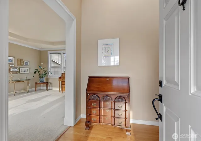 Photo 3 of Single family home for sale at 4515 Forest Dr, Everett, WA 98203 | MLS# NWM2568991 | Listing updated on 2026-09-25