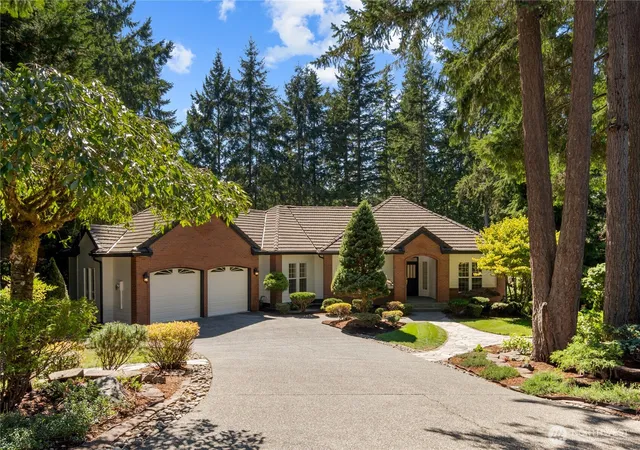 Photo 2 of Single family home for sale at 13106 Bracken Fern Dr Nw, Gig Harbor, WA 98332 | MLS# NWM2569042 | Listing updated on 2026-10-09