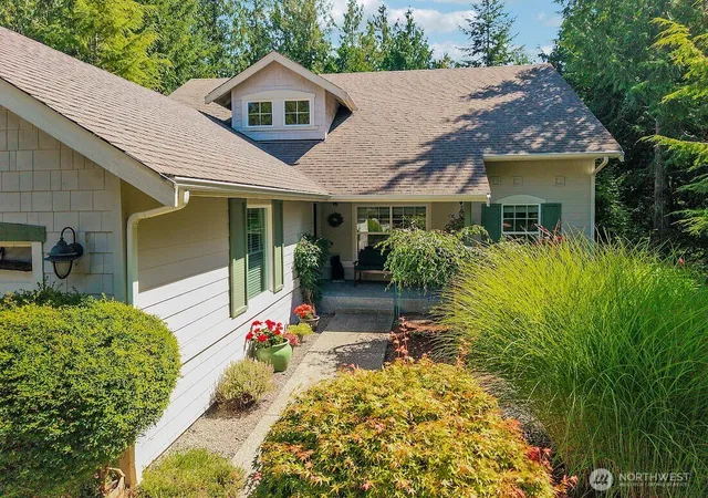 Photo 1 of Single family home for sale at 50 Cascade Ln, Port Ludlow, WA 98365 | MLS# NWM2569050 | Listing updated on 2026-09-23