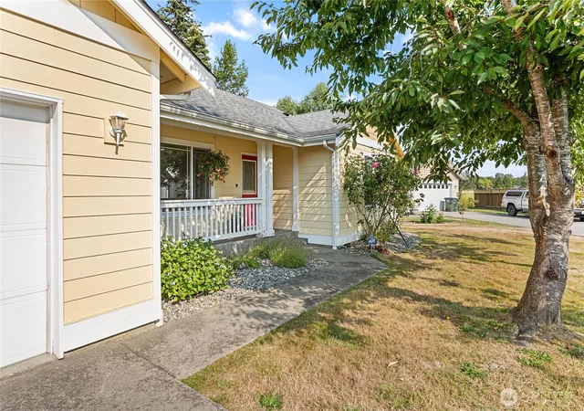 Photo 3 of Sale Pending at 8387 Richmond Park Rd, Blaine, WA 98230 | MLS# NWM2569102 | Listing updated on 2026-09-25