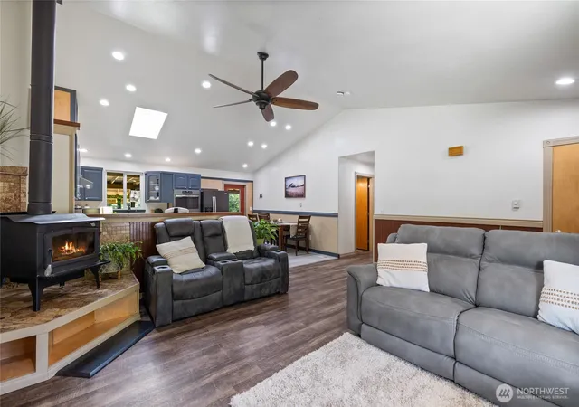 Photo 4 of Sale Pending at 20708 63rd Avenue E, Spanaway, WA 98387 | MLS# NWM2569113 | Listing updated on 2026-09-19