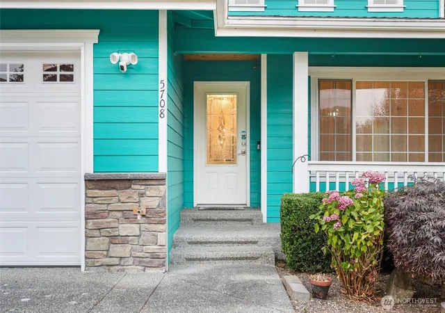 Photo 3 of Single family home for sale at 5708 9th Drive W, Everett, WA 98203 | MLS# NWM2569116 | Listing updated on 2026-09-24