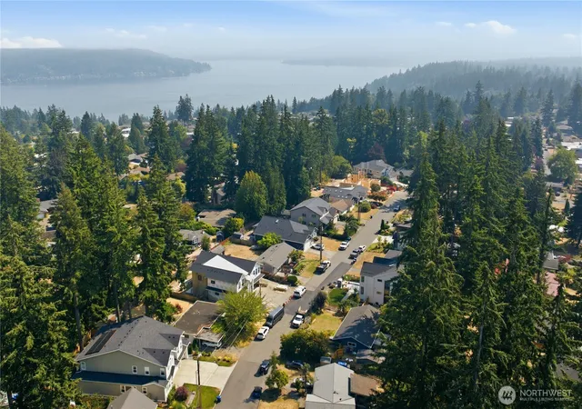 Photo 1 of Single family home for sale at 1002 167th Place Ne, Bellevue, WA 98008 | MLS# NWM2569209 | Listing updated on 2026-09-23
