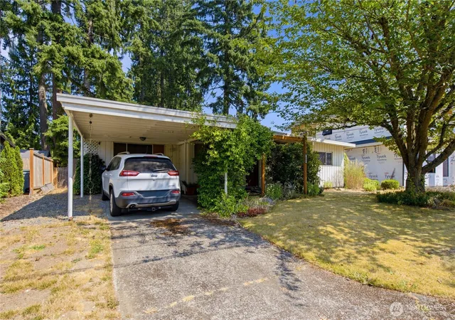 Photo 2 of Single family home for sale at 1002 167th Place Ne, Bellevue, WA 98008 | MLS# NWM2569209 | Listing updated on 2026-09-23