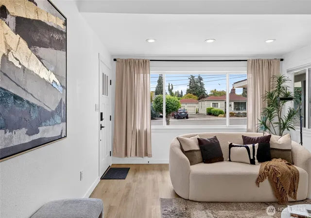Photo 3 of Single family home for sale at 3140 Elwood Dr W, University Place, WA 98466 | MLS# NWM2569217 | Listing updated on 2026-09-28