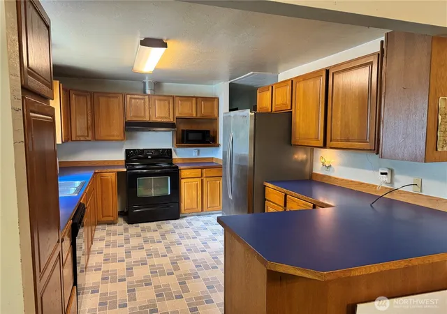Photo 3 of Sale Pending at 18610 196th Avenue Se, Renton, WA 98058 | MLS# NWM2569378 | Listing updated on 2026-09-24