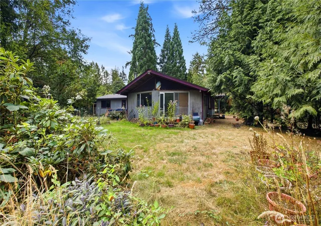 Photo 3 of Sale Pending at 18610 196th Avenue SE, Renton, WA 98058 | MLS# NWM2569378 | Listing updated on 2026-09-24