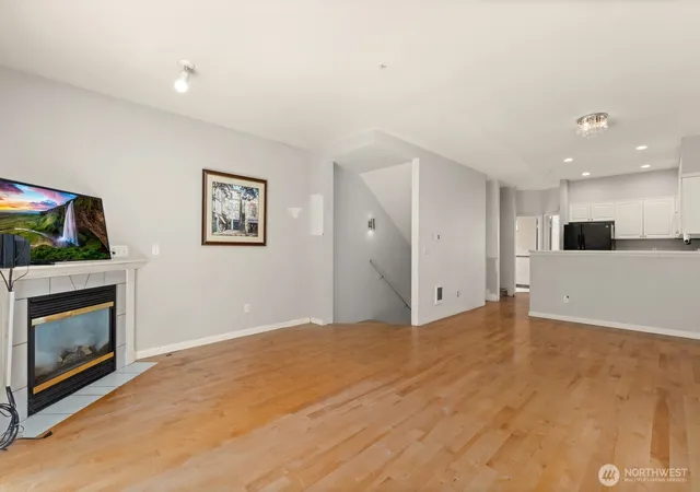Photo 3 of Sale Pending at 1800 NE 40 Street #B-4, Renton, WA 98056 | MLS# NWM2569395 | Listing updated on 2026-09-25