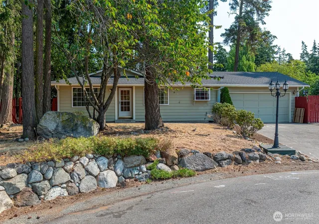 Photo 2 of Single family home for sale at 1206 Independence Ct, Oak Harbor, WA 98277 | MLS# NWM2569399 | Listing updated on 2026-09-23