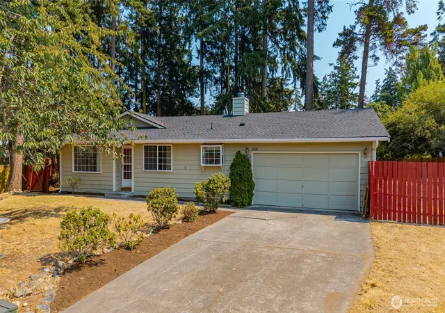 Photo 3 of Single family home for sale at 1206 Independence Ct, Oak Harbor, WA 98277 | MLS# NWM2569399 | Listing updated on 2026-09-23