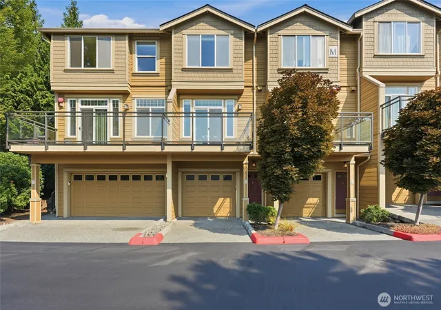 Photo 3 of Townhouse for sale at 23300 Se Black Nugget Rd #M2, Issaquah, WA 98029 | MLS# NWM2569412 | Listing updated on 2026-10-19