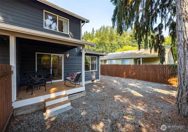 Photo 4 of Single family home for sale at 454 Oak Hl Ln, Burlington, WA 98233 | MLS# NWM2569423 | Listing updated on 2026-09-23
