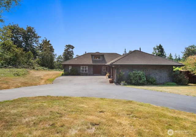 Photo 3 of Single family home for sale at 20919 SE 202nd Street, Renton, WA 98058 | MLS# NWM2569482 | Listing updated on 2026-09-30
