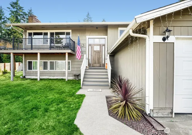 Photo 3 of Single family home for sale at 4329 S 239th Place, Kent, WA 98032 | MLS# NWM2569486 | Listing updated on 2026-10-09