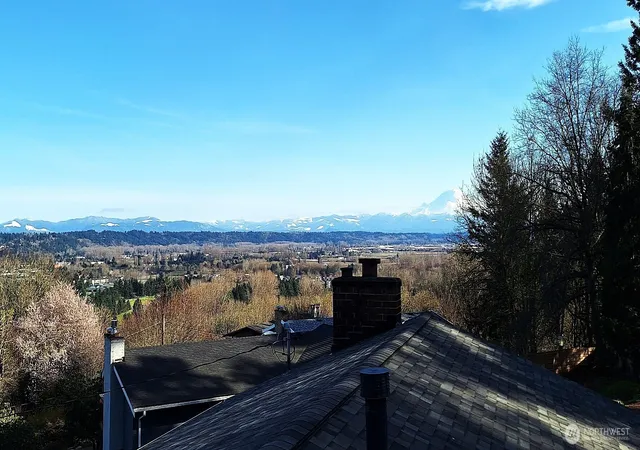 Photo 4 of Single family home for sale at 4329 S 239th Place, Kent, WA 98032 | MLS# NWM2569486 | Listing updated on 2026-10-09