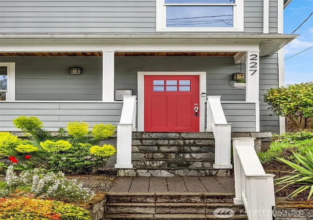 Photo 3 of Single family home for sale at 227 29th Avenue E, Seattle, WA 98112 | MLS# NWM2569493 | Listing updated on 2026-09-23