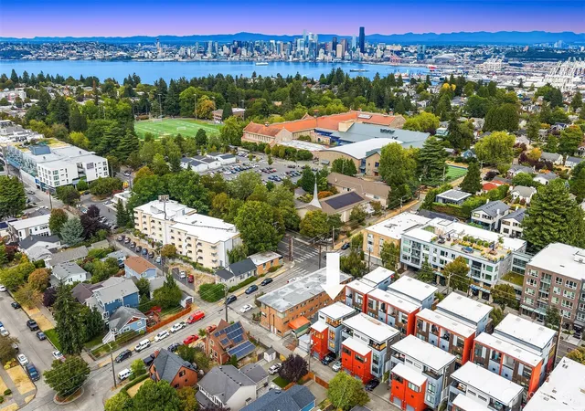 Townhouse for sale at 3211 California Ave SW, Seattle, WA 98116 | MLS# NWM2569507