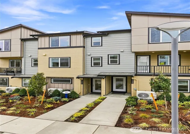 Photo 1 of Townhouse for sale at 1311 Tacoma Ct Ne #29, Renton, WA 98056 | MLS# NWM2569517 | Listing updated on 2026-10-01