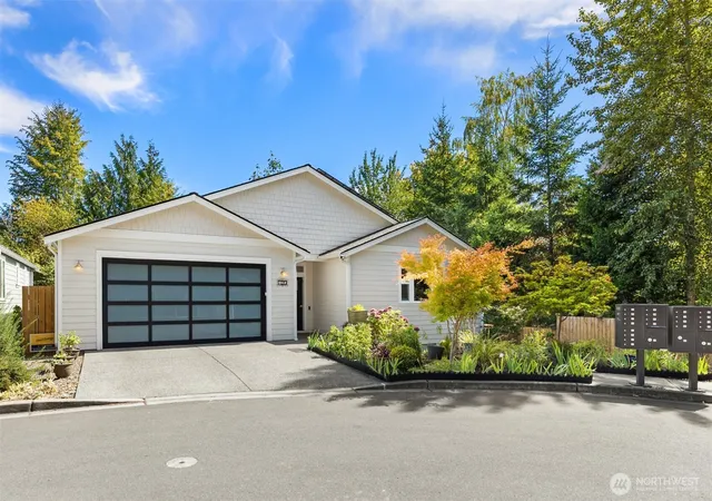 Photo 3 of Single family home for sale at 720 Fords Ct Nw, Bainbridge Island, WA 98110 | MLS# NWM2569560 | Listing updated on 2026-09-29