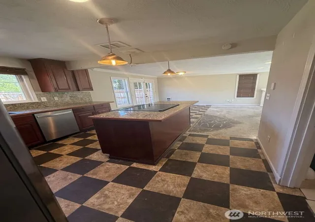 Photo 4 of Single family home for sale at 417 161st Street Ct E, Tacoma, WA 98445 | MLS# NWM2569578 | Listing updated on 2026-09-23