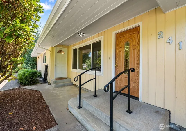 Photo 4 of Sale Pending at 241 Buland Dr, Castle Rock, WA 98611 | MLS# NWM2569609 | Listing updated on 2026-09-18