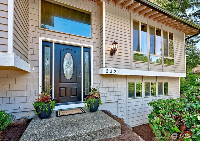Photo 3 of Sale Pending at 2321 Ne Eton Ln, Bremerton, WA 98311 | MLS# NWM2569626 | Listing updated on 2026-10-01